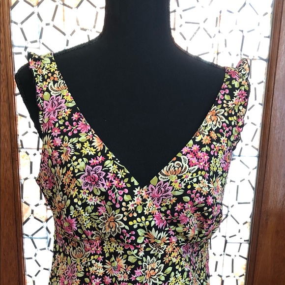 Beautiful Floral Dress - Picture 5 of 6